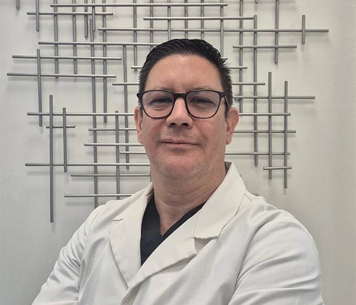 Dr Eduardo Serena